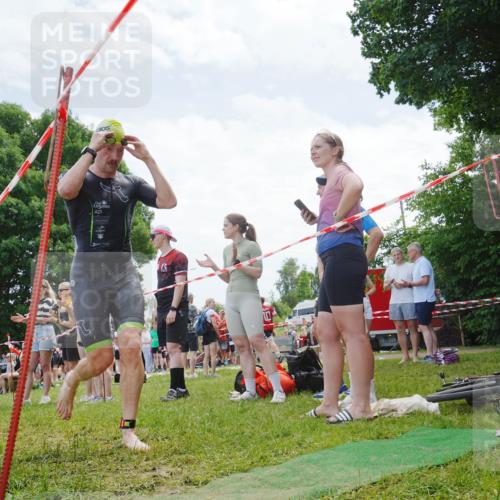 21.06.2026 - 29. Vierlanden-Triathlon LAZAROV Photography http://msf.ph/oto/9841676 21.06.2026 13:00:22 Schwimmen 1025, 1050, 1064 meine-sportfotos.de