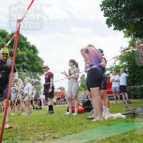 21.06.2026 - 29. Vierlanden-Triathlon LAZAROV Photography http://msf.ph/oto/9841692 21.06.2026 13:00:44 Schwimmen 1031, 1054, 1078 meine-sportfotos.de
