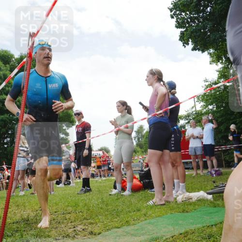 21.06.2026 - 29. Vierlanden-Triathlon LAZAROV Photography http://msf.ph/oto/9841695 21.06.2026 13:00:45 Schwimmen 1031, 1054, 1078 meine-sportfotos.de