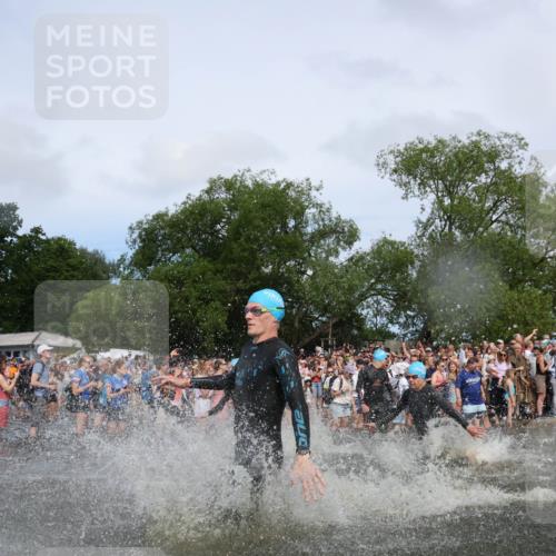 21.06.2026 - Viking Triathlon Michael Strokosch http://msf.ph/oto/9841748 21.06.2026 10:01:29 Schwimmen 13, 26, 28, 51, 62, 145, 300, 311, 359, 500, 551, 568, 576, 627, 665 meine-sportfotos.de