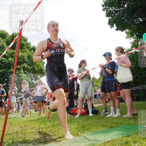 21.06.2026 - 29. Vierlanden-Triathlon LAZAROV Photography http://msf.ph/oto/9841749 21.06.2026 13:08:36 Schwimmen 1127, 1130, 1139 meine-sportfotos.de