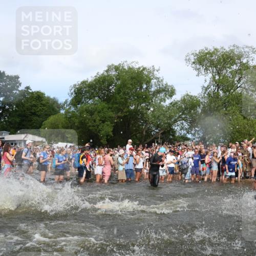 21.06.2026 - Viking Triathlon Michael Strokosch http://msf.ph/oto/9841755 21.06.2026 10:01:30 Schwimmen 13, 26, 28, 51, 62, 145, 300, 311, 359, 500, 551, 568, 576, 627, 665 meine-sportfotos.de