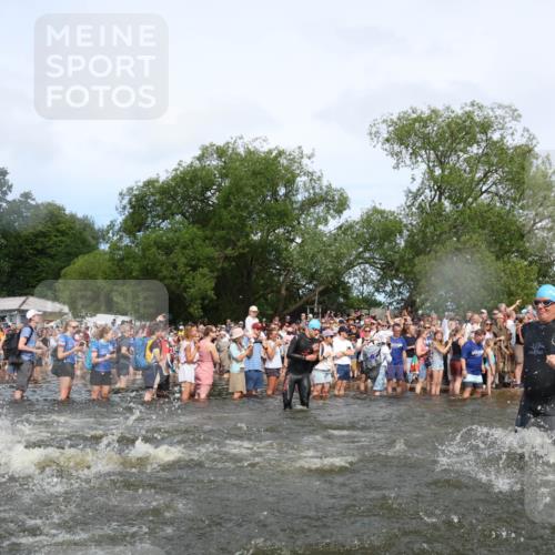 21.06.2026 - Viking Triathlon Michael Strokosch http://msf.ph/oto/9841757 21.06.2026 10:01:30 Schwimmen 13, 26, 28, 51, 62, 145, 300, 311, 359, 500, 551, 568, 576, 627, 665 meine-sportfotos.de
