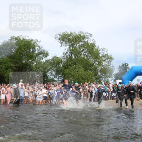 21.06.2026 - Viking Triathlon Michael Strokosch http://msf.ph/oto/9841771 21.06.2026 10:01:33 Schwimmen 13, 26, 28, 51, 62, 109, 113, 145, 161, 278, 300, 311, 359, 500, 551, 568, 576, 627, 633, 665 meine-sportfotos.de