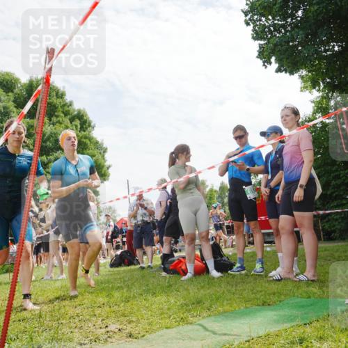 21.06.2026 - 29. Vierlanden-Triathlon LAZAROV Photography http://msf.ph/oto/9841774 21.06.2026 13:10:05 Schwimmen 1118, 1123, 1134 meine-sportfotos.de