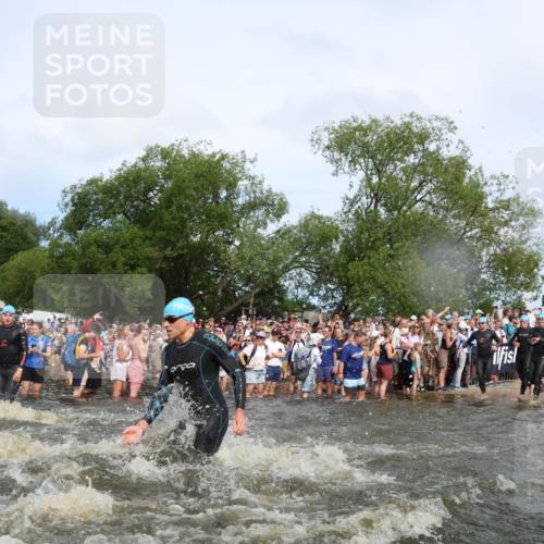 21.06.2026 - Viking Triathlon Michael Strokosch http://msf.ph/oto/9841791 21.06.2026 10:01:36 Schwimmen 13, 26, 62, 109, 113, 161, 278, 300, 311, 359, 551, 568, 576, 627, 633 meine-sportfotos.de
