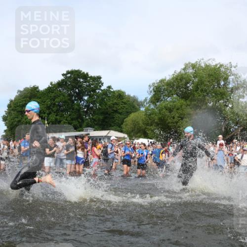 21.06.2026 - Viking Triathlon Michael Strokosch http://msf.ph/oto/9841835 21.06.2026 10:01:44 Schwimmen 38, 109, 113, 161, 194, 278, 285, 332, 343, 391, 432, 543, 621, 633, 644 meine-sportfotos.de