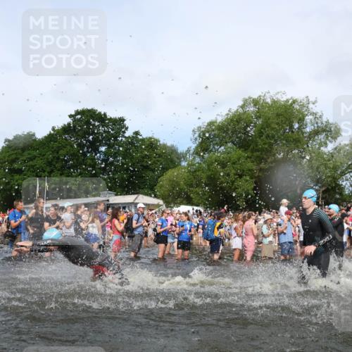 21.06.2026 - Viking Triathlon Michael Strokosch http://msf.ph/oto/9841864 21.06.2026 10:01:49 Schwimmen 30, 38, 194, 238, 265, 285, 332, 343, 391, 432, 543, 621, 644, 648, 664 meine-sportfotos.de