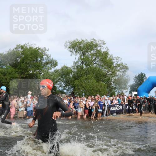21.06.2026 - Viking Triathlon Michael Strokosch http://msf.ph/oto/9841870 21.06.2026 10:01:50 Schwimmen 30, 38, 194, 238, 265, 285, 332, 343, 391, 432, 543, 621, 644, 648, 664 meine-sportfotos.de