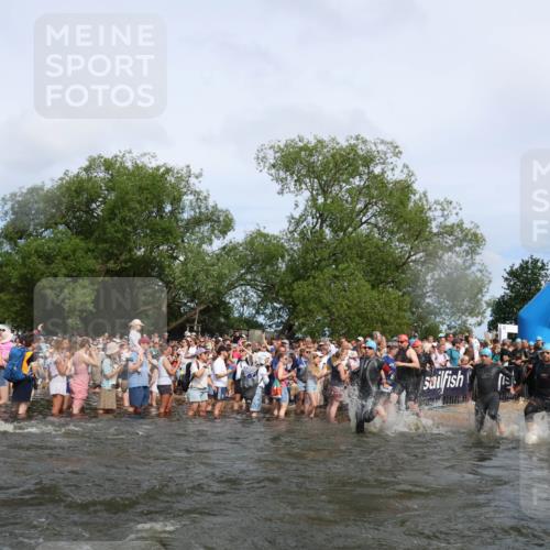 21.06.2026 - Viking Triathlon Michael Strokosch http://msf.ph/oto/9841880 21.06.2026 10:01:52 Schwimmen 30, 38, 194, 238, 265, 285, 332, 343, 391, 432, 543, 621, 644, 648, 664 meine-sportfotos.de