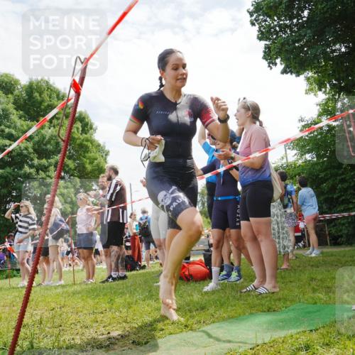 21.06.2026 - 29. Vierlanden-Triathlon LAZAROV Photography http://msf.ph/oto/9841888 21.06.2026 13:12:08 Schwimmen 1115, 1153, 1159 meine-sportfotos.de