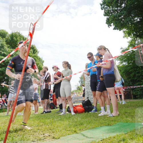 21.06.2026 - 29. Vierlanden-Triathlon LAZAROV Photography http://msf.ph/oto/9841907 21.06.2026 13:12:31 Schwimmen 1107, 1112, 1163 meine-sportfotos.de
