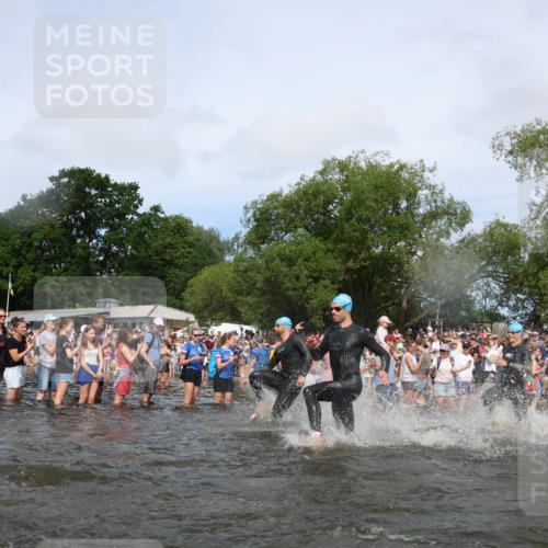 21.06.2026 - Viking Triathlon Michael Strokosch http://msf.ph/oto/9841945 21.06.2026 10:02:03 Schwimmen 30, 43, 55, 90, 221, 226, 238, 380, 394, 410, 446, 524, 606, 625, 648, 660 meine-sportfotos.de
