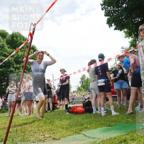 21.06.2026 - 29. Vierlanden-Triathlon LAZAROV Photography http://msf.ph/oto/9841946 21.06.2026 13:14:25 Schwimmen 1142, 1144 meine-sportfotos.de