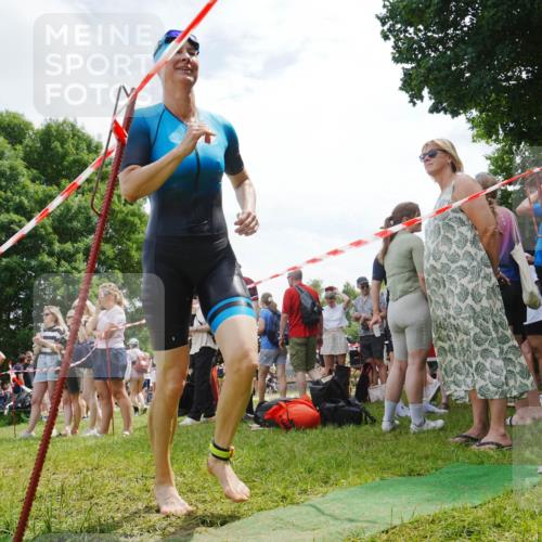 21.06.2026 - 29. Vierlanden-Triathlon LAZAROV Photography http://msf.ph/oto/9841973 21.06.2026 13:16:08 Schwimmen 1141 meine-sportfotos.de