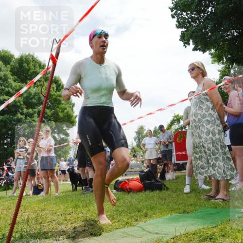 21.06.2026 - 29. Vierlanden-Triathlon LAZAROV Photography http://msf.ph/oto/9841979 21.06.2026 13:16:22 Schwimmen 1104 meine-sportfotos.de