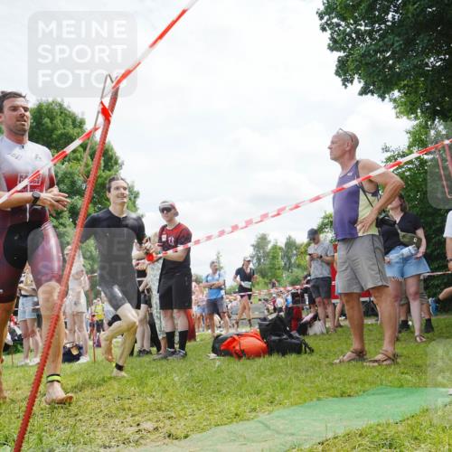 21.06.2026 - 29. Vierlanden-Triathlon LAZAROV Photography http://msf.ph/oto/9842005 21.06.2026 13:23:50 Schwimmen 1191, 1207, 1218 meine-sportfotos.de