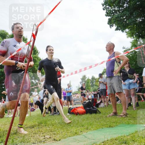 21.06.2026 - 29. Vierlanden-Triathlon LAZAROV Photography http://msf.ph/oto/9842007 21.06.2026 13:23:51 Schwimmen 1191, 1207, 1218 meine-sportfotos.de