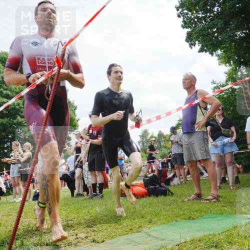 21.06.2026 - 29. Vierlanden-Triathlon LAZAROV Photography http://msf.ph/oto/9842009 21.06.2026 13:23:51 Schwimmen 1191, 1207, 1218 meine-sportfotos.de