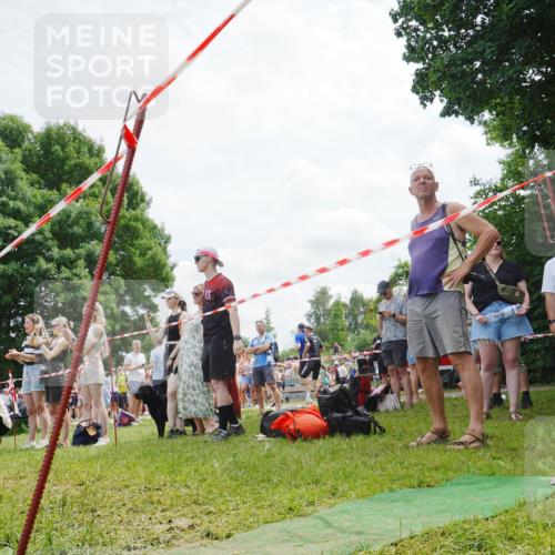 21.06.2026 - 29. Vierlanden-Triathlon LAZAROV Photography http://msf.ph/oto/9842015 21.06.2026 13:23:52 Schwimmen 1191, 1207, 1218 meine-sportfotos.de