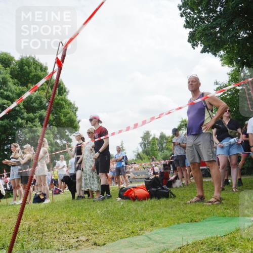 21.06.2026 - 29. Vierlanden-Triathlon LAZAROV Photography http://msf.ph/oto/9842019 21.06.2026 13:23:52 Schwimmen 1191, 1207, 1218 meine-sportfotos.de