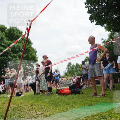 21.06.2026 - 29. Vierlanden-Triathlon LAZAROV Photography http://msf.ph/oto/9842020 21.06.2026 13:23:52 Schwimmen 1191, 1207, 1218 meine-sportfotos.de