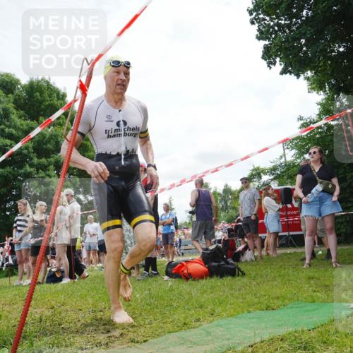 21.06.2026 - 29. Vierlanden-Triathlon LAZAROV Photography http://msf.ph/oto/9842052 21.06.2026 13:24:16 Schwimmen 1187, 1195 meine-sportfotos.de