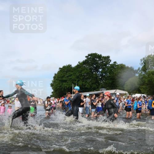 21.06.2026 - Viking Triathlon Michael Strokosch http://msf.ph/oto/9842110 21.06.2026 10:02:31 Schwimmen 83, 100, 126, 142, 220, 255, 325, 360, 392, 430, 513, 560, 579, 604, 651 meine-sportfotos.de