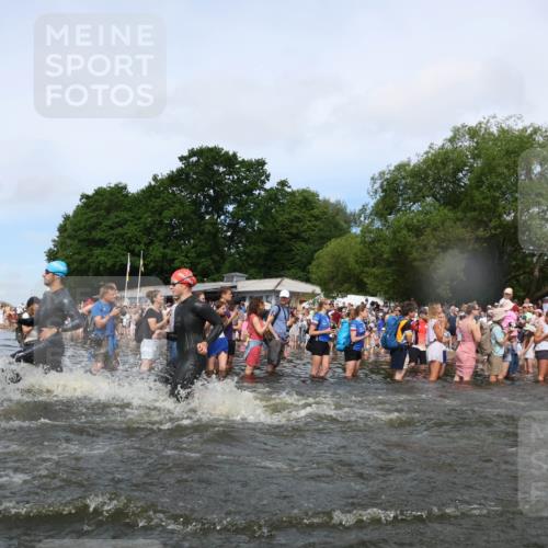 21.06.2026 - Viking Triathlon Michael Strokosch http://msf.ph/oto/9842112 21.06.2026 10:02:31 Schwimmen 83, 100, 126, 142, 220, 255, 325, 360, 392, 430, 513, 560, 579, 604, 651 meine-sportfotos.de