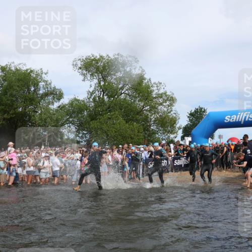 21.06.2026 - Viking Triathlon Michael Strokosch http://msf.ph/oto/9842148 21.06.2026 10:02:38 Schwimmen 16, 83, 99, 100, 126, 186, 220, 325, 372, 386, 440, 462, 485, 513, 560, 579, 604, 636, 653 meine-sportfotos.de