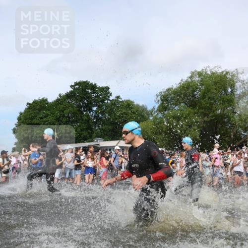 21.06.2026 - Viking Triathlon Michael Strokosch http://msf.ph/oto/9842206 21.06.2026 10:02:49 Schwimmen 16, 20, 64, 73, 111, 171, 186, 219, 315, 372, 440, 530, 553, 634, 636, 653 meine-sportfotos.de