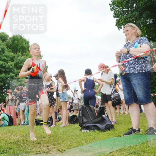 21.06.2026 - 29. Vierlanden-Triathlon LAZAROV Photography http://msf.ph/oto/9842262 21.06.2026 14:37:58 Schwimmen 1253, 1268, 1270 meine-sportfotos.de