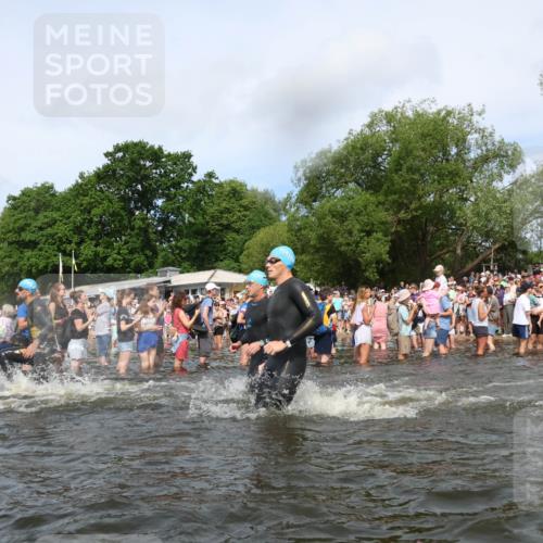 21.06.2026 - Viking Triathlon Michael Strokosch http://msf.ph/oto/9842283 21.06.2026 10:03:02 Schwimmen 64, 80, 82, 111, 199, 219, 233, 395, 407, 475, 530, 545, 546, 612, 634 meine-sportfotos.de