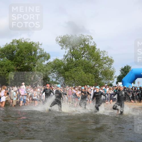 21.06.2026 - Viking Triathlon Michael Strokosch http://msf.ph/oto/9842408 21.06.2026 10:03:23 Schwimmen 58, 68, 84, 118, 143, 202, 303, 328, 364, 419, 455, 457, 467, 487, 556, 656, 667 meine-sportfotos.de