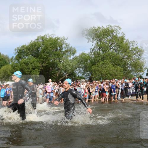 21.06.2026 - Viking Triathlon Michael Strokosch http://msf.ph/oto/9842419 21.06.2026 10:03:26 Schwimmen 58, 84, 118, 143, 202, 303, 328, 364, 419, 455, 457, 487, 556, 656, 667 meine-sportfotos.de