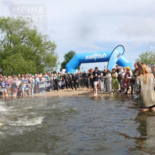 21.06.2026 - Viking Triathlon Michael Strokosch http://msf.ph/oto/9842479 21.06.2026 10:03:39 Schwimmen 53, 95, 137, 144, 229, 251, 323, 327, 340, 423, 436, 450, 458, 521, 559 meine-sportfotos.de