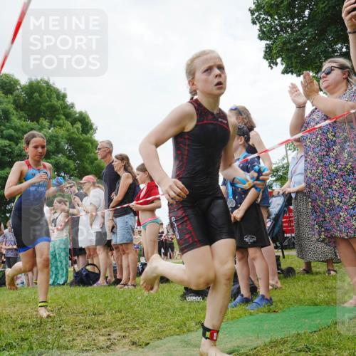 21.06.2026 - 29. Vierlanden-Triathlon LAZAROV Photography http://msf.ph/oto/9842494 21.06.2026 14:48:56 Schwimmen  meine-sportfotos.de
