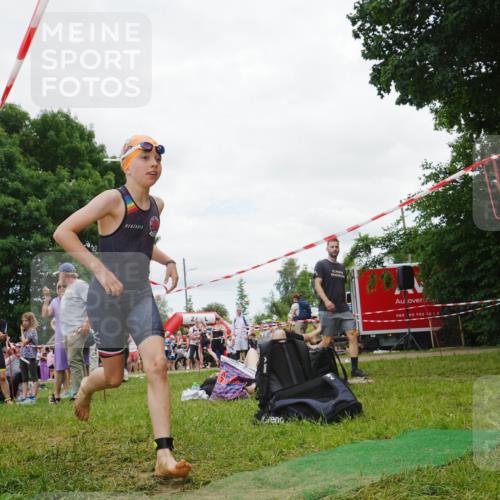 21.06.2026 - 29. Vierlanden-Triathlon LAZAROV Photography http://msf.ph/oto/9842572 21.06.2026 15:02:01 Schwimmen  meine-sportfotos.de