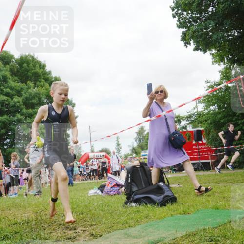 21.06.2026 - 29. Vierlanden-Triathlon LAZAROV Photography http://msf.ph/oto/9842585 21.06.2026 15:02:08 Schwimmen  meine-sportfotos.de
