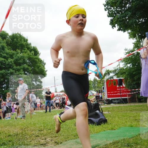 21.06.2026 - 29. Vierlanden-Triathlon LAZAROV Photography http://msf.ph/oto/9842599 21.06.2026 15:02:10 Schwimmen  meine-sportfotos.de