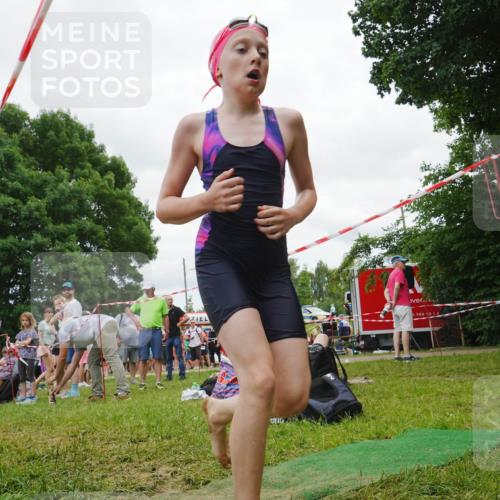 21.06.2026 - 29. Vierlanden-Triathlon LAZAROV Photography http://msf.ph/oto/9842640 21.06.2026 15:02:43 Schwimmen  meine-sportfotos.de