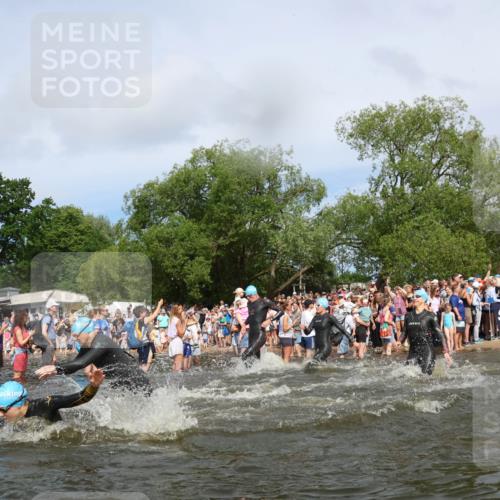 21.06.2026 - Viking Triathlon Michael Strokosch http://msf.ph/oto/9842645 21.06.2026 10:04:10 Schwimmen 195, 197, 227, 239, 243, 269, 279, 333, 377, 397, 400, 496, 526, 654, 666 meine-sportfotos.de