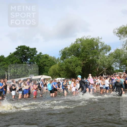 21.06.2026 - Viking Triathlon Michael Strokosch http://msf.ph/oto/9842661 21.06.2026 10:04:15 Schwimmen 96, 205, 213, 227, 239, 243, 256, 269, 377, 397, 400, 411, 496, 526, 666 meine-sportfotos.de