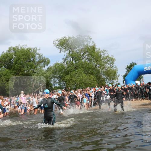21.06.2026 - Viking Triathlon Michael Strokosch http://msf.ph/oto/9842664 21.06.2026 10:04:17 Schwimmen 96, 205, 213, 227, 239, 243, 256, 269, 377, 397, 400, 411, 496, 526, 666 meine-sportfotos.de