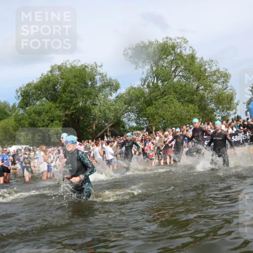 21.06.2026 - Viking Triathlon Michael Strokosch http://msf.ph/oto/9842666 21.06.2026 10:04:18 Schwimmen 96, 179, 205, 213, 227, 239, 243, 256, 269, 377, 397, 400, 411, 496, 526, 602, 614, 666 meine-sportfotos.de