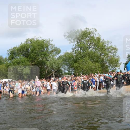 21.06.2026 - Viking Triathlon Michael Strokosch http://msf.ph/oto/9842680 21.06.2026 10:04:23 Schwimmen 96, 132, 179, 205, 213, 239, 241, 256, 377, 411, 526, 602, 614, 658, 666 meine-sportfotos.de