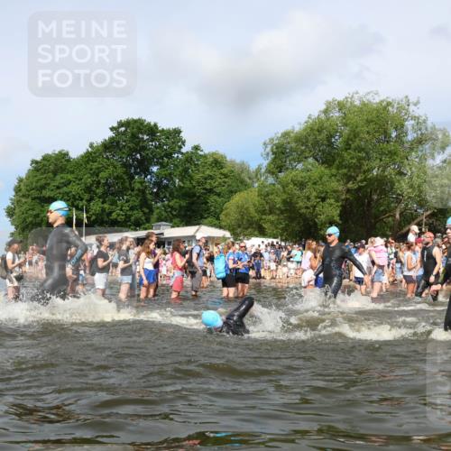 21.06.2026 - Viking Triathlon Michael Strokosch http://msf.ph/oto/9842742 21.06.2026 10:04:46 Schwimmen 22, 34, 44, 63, 150, 175, 231, 232, 247, 286, 349, 351, 355, 484, 511 meine-sportfotos.de
