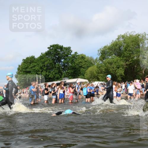21.06.2026 - Viking Triathlon Michael Strokosch http://msf.ph/oto/9842743 21.06.2026 10:04:46 Schwimmen 22, 34, 44, 63, 150, 175, 231, 232, 247, 286, 349, 351, 355, 484, 511 meine-sportfotos.de