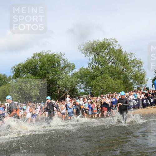 21.06.2026 - Viking Triathlon Michael Strokosch http://msf.ph/oto/9842768 21.06.2026 10:04:55 Schwimmen 22, 34, 175, 214, 286, 318, 350, 351, 353, 456, 461, 492, 508, 516, 650 meine-sportfotos.de
