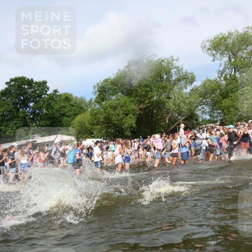 21.06.2026 - Viking Triathlon Michael Strokosch http://msf.ph/oto/9842775 21.06.2026 10:04:58 Schwimmen 22, 34, 175, 214, 318, 350, 351, 353, 456, 461, 492, 508, 516, 650 meine-sportfotos.de